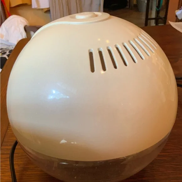 Humidifier - Picture 1 of 3